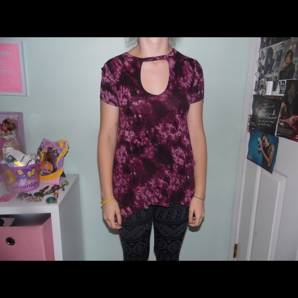 Keyhole Top